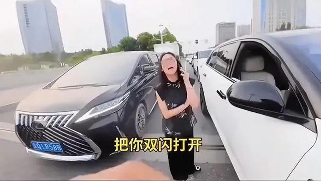 后续：女司机气到流产公布完整行车记录仪凯发K8国际娱乐河北女司机与骑手冲突(图2)